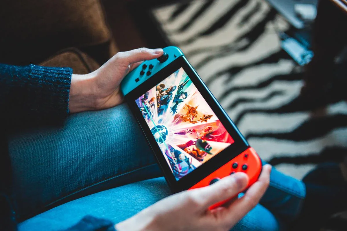 Mengenal 9 Genre Game Beserta Pengertian, Jenis dan Sejarah 3 nintendo salah satu contoh console game